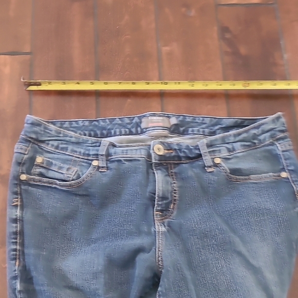 Torrid Cropped Boyfriend Women's Blue Jeans Size 16 - Picture 7 of 9
